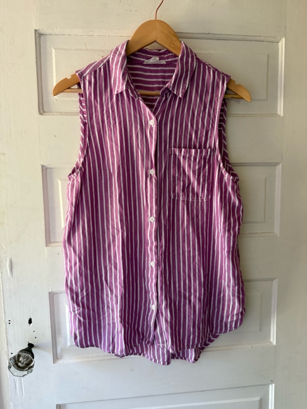 beachlunchlounge Sleeveless Button-Down Shirt - Purple & White Stripes